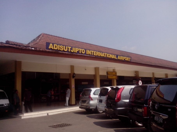 Keluarga dan Penumpang Pesawat Diimbau Tak Berlama-lama di Bandara