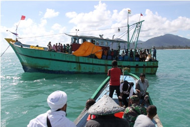 Lima Hari Terkatung di Laut, Kapal Imigran Diizinkan Mendarat di Aceh