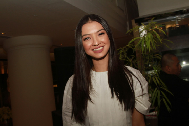 Pengalaman Pertama Raline Shah Sahur di Pesawat