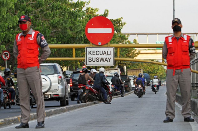 Sterilisasi Jalur <i>Busway</i> Kurang Sosialisasi