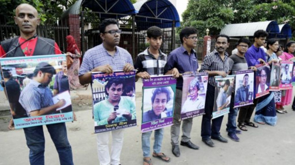 Unjuk rasa warga Bangladesh mengecam aksi penyerangan (Foto: BBC)