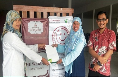 Berbagi Berkah Ala Warung Hamdalah