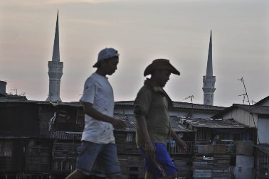 Aryo Djojohadikusumo Sumbang Air Bersih Untuk Masjid Luar Batang