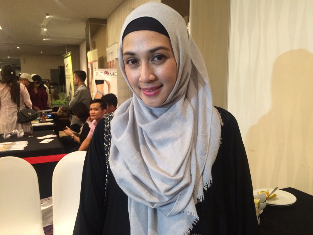 Dina Lorenza Jadi Sahabat untuk Anak - Medcom.id