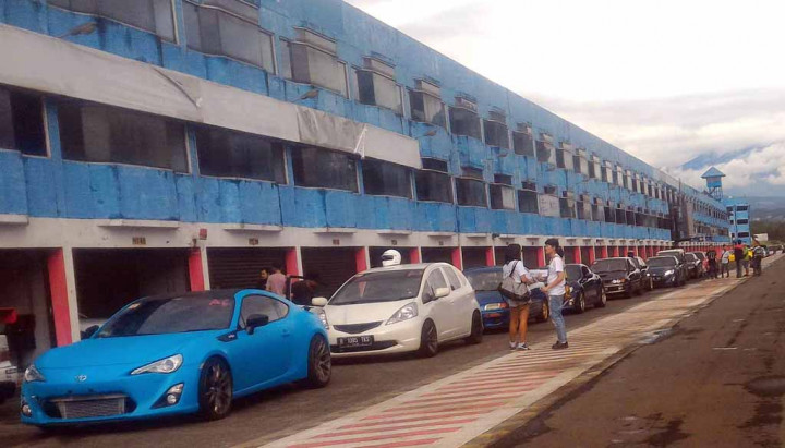 Fastin’ Fastout <i>Ngabuburit</i> ala Pecinta Balap