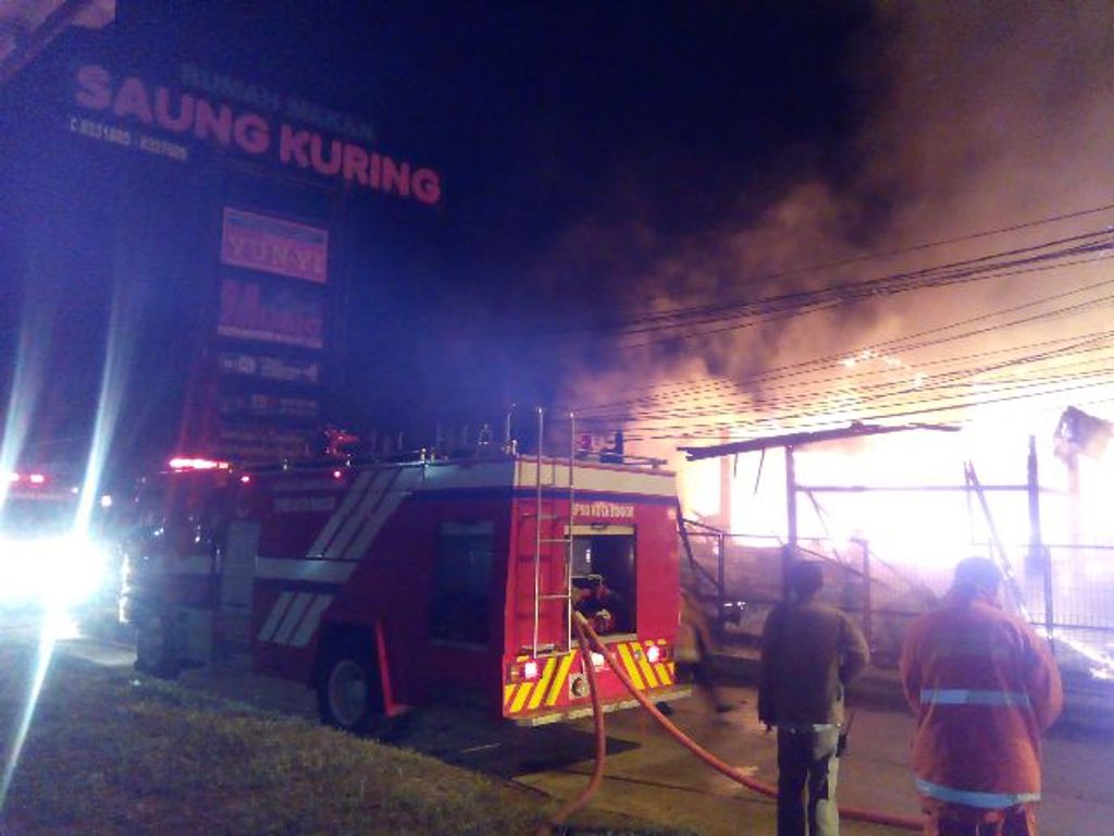 Rumah Makan Saung Kuring Bogor Terbakar