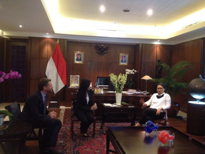 Jadi Dubes Sehari, Mahasiswi RI Bahas Isu Bilateral dengan Menlu