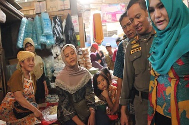 Bupati Temukan Makanan Mengandung Bahan Pewarna Tekstil di Pasar