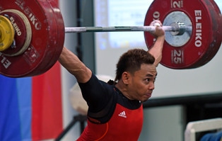 Saingan Eko Yuli Lifter Tiongkok dan Kolumbia