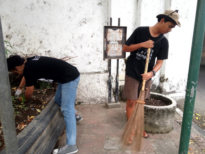 Jogja Garuk Sampah, Menyapu Plastik hingga Sampah Visual