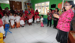 Menteri Yohana Berharap Tito Berantas Perdagangan Manusia