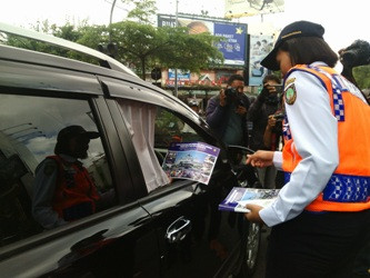 Dishubkominfo Solo Bagikan 10 Ribu Peta untuk Pemudik