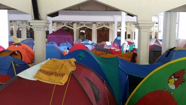 Gelar Iktikaf, Ratusan Tenda Didirikan di Masjid Habiburrahman Bandung