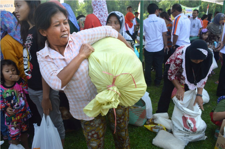 Kimia Farma Gelar Pasar Sembako Murah di Bandung