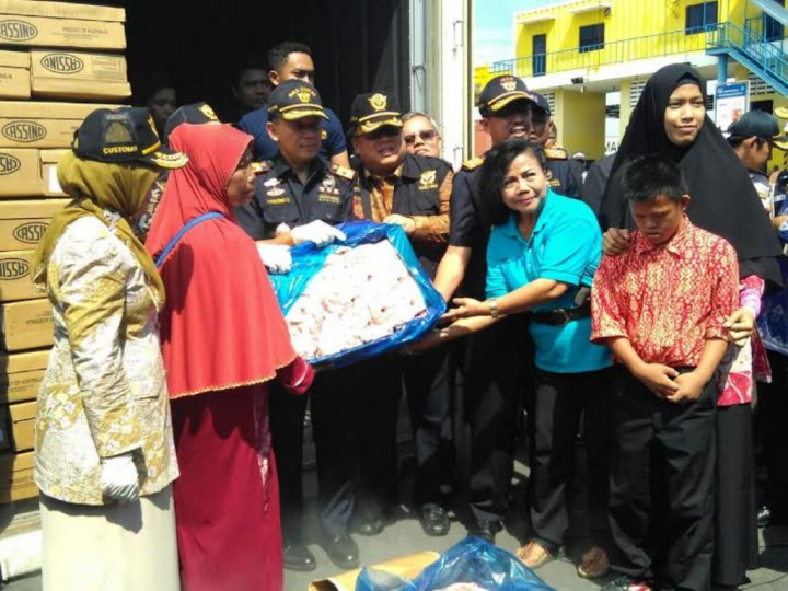 Pemerintah Hibahkan 21,8 Ton Daging Sapi Impor Ilegal