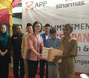 1.000 Paket Sembako Dibagikan ke Warga Tangerang