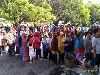 Warga Cirebon Serbu Pasar Daging Sapi Murah