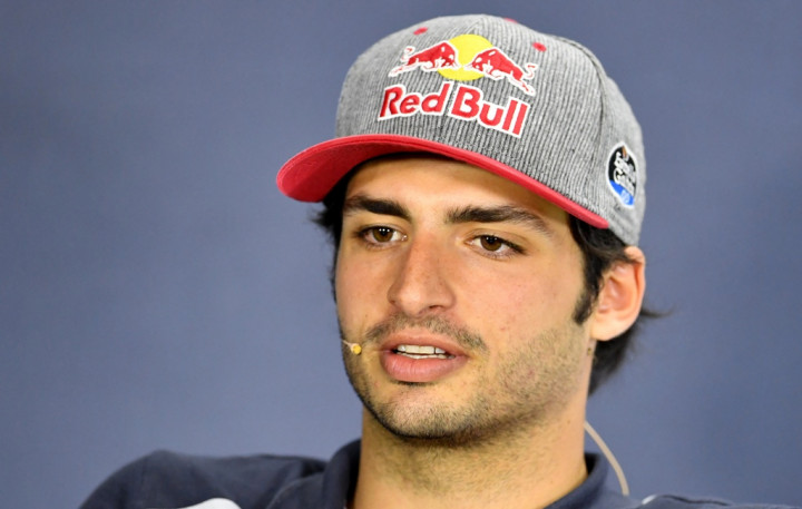 Sainz Resmi Perpanjang Kontrak di Toro Rosso