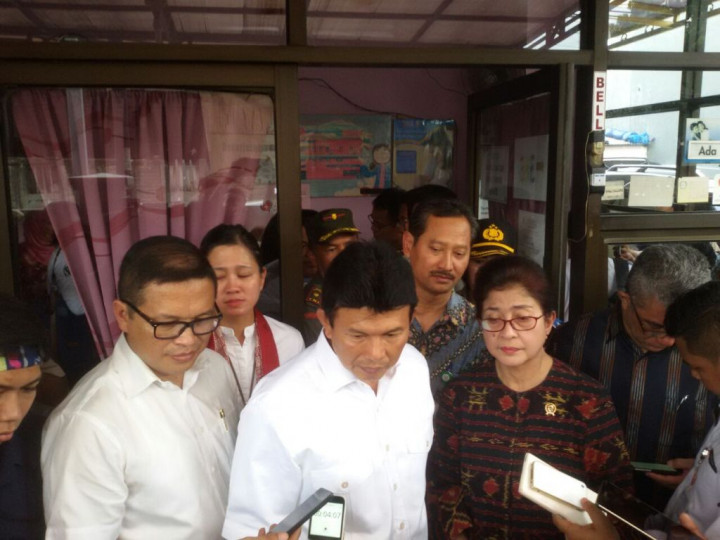 Klinik `Vaksin Palsu` di Ciracas jadi Tontonan Warga