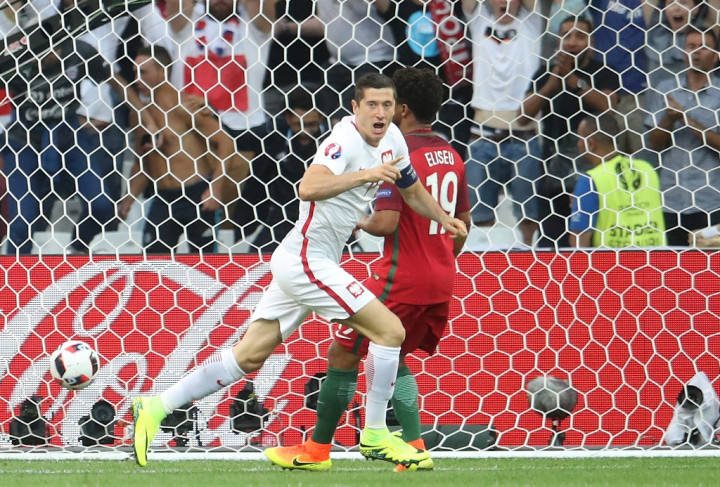 Seru, Polandia-Portugal Sama Kuat pada Babak Pertama