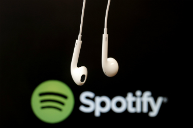 Spotify Klaim Dipaksa Apple Bayar Lebih Demi Update Versi iOS