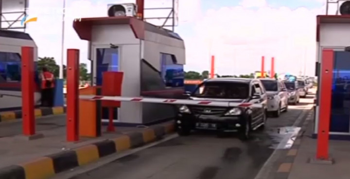 Pemudik Bingung Usai Keluar di Brebes Barat