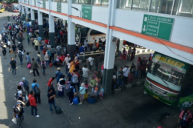 Pemudik Pasrah Tarif Bus Naik 60 Persen