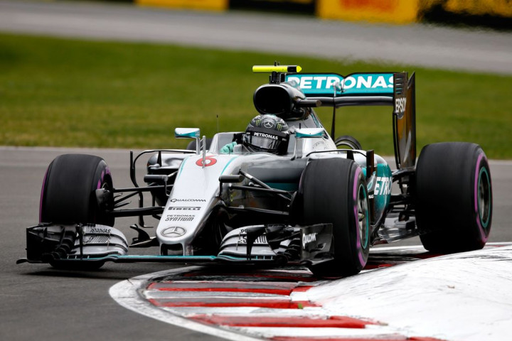 Rosberg Kalahkan Hamilton pada Sesi Latihan Pembuka