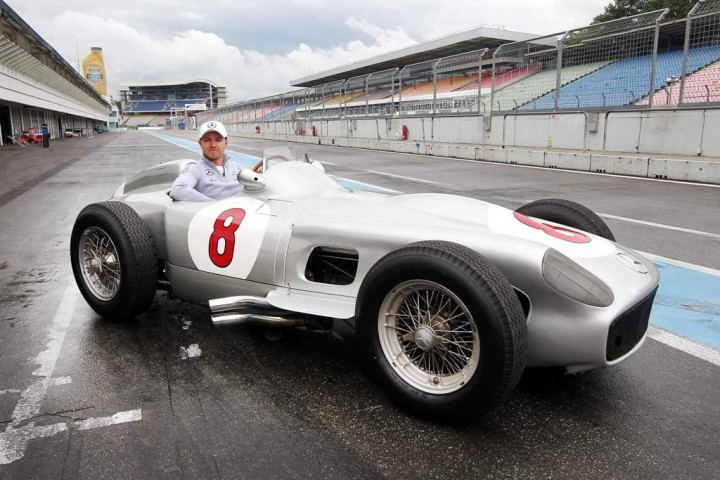 Nico Rosberg Masih yang Tercepat pada FP2