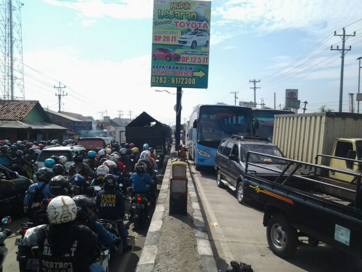 Kemacetan di Jalur Tegal-Brebes Memanjang 35 KM