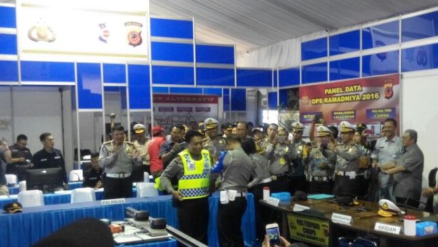 Antisipasi Teror, Polisi Dibekali Rompi Antipeluru