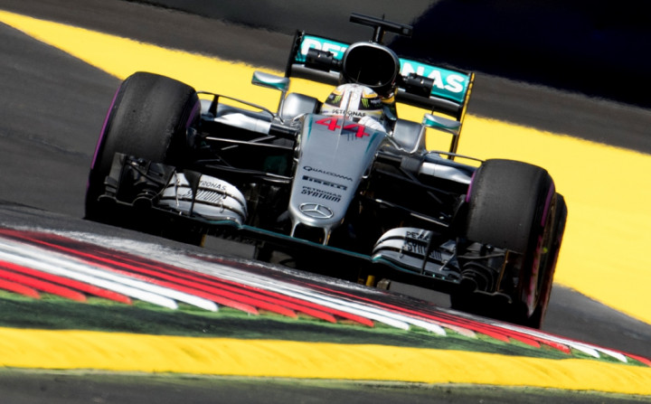Hamilton Raih <i>Pole Positon</i>