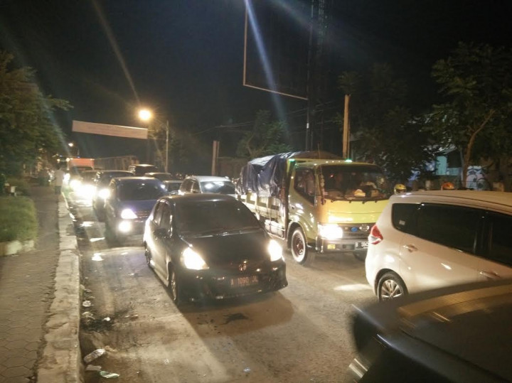 Brebes Dikepung Macet, Jakarta-Tegal Ditempuh 24 Jam
