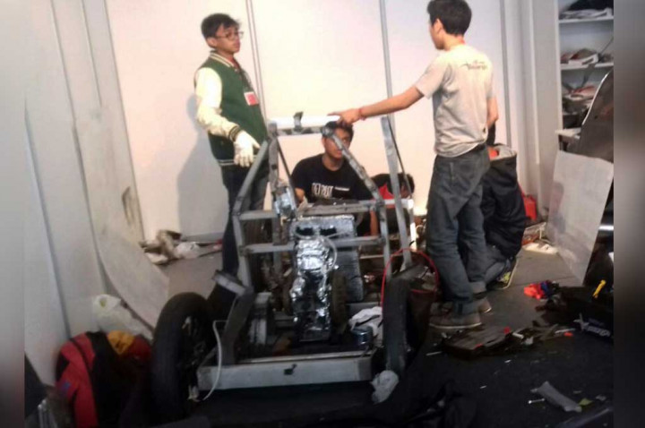 <i>Ngotot</i> Berlaga di London, Sapu Angin Dirakit Ulang