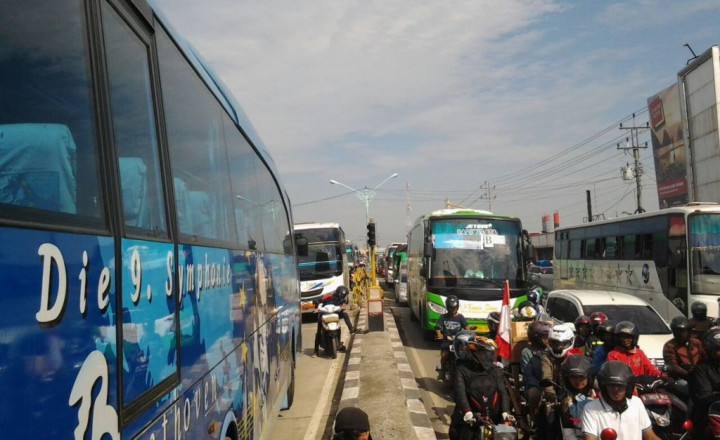 Pantura Macet Parah, Cirebon-Brebes Ditempuh 12 Jam