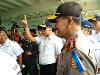 Jonan Prediksi Puncak Arus Mudik di Pelabuhan Merak Malam Ini