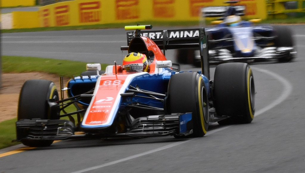 Pembalap Manor Racing Rio Haryanto (Foto: AFP)