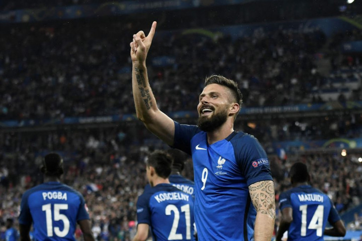 Perlahan tapi Pasti, Olivier Giroud Ambil Hati Fan Prancis