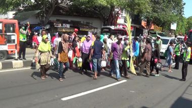 Pasar Tumpah di Kendal Perparah Kemacetan Arus Mudik
