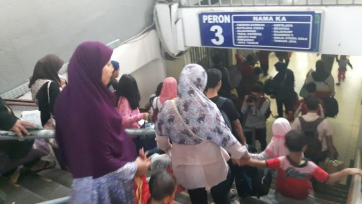 Siang Ini, 4.826 Pemudik Tinggalkan Jakarta Lewat Stasiun Pasar Senen