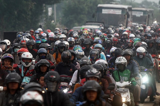 Pemudik Sepeda Motor Padati Bogor