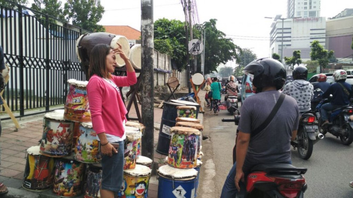 Malam Takbiran, Pedagang Bedug Berharap Raup Omzet Besar