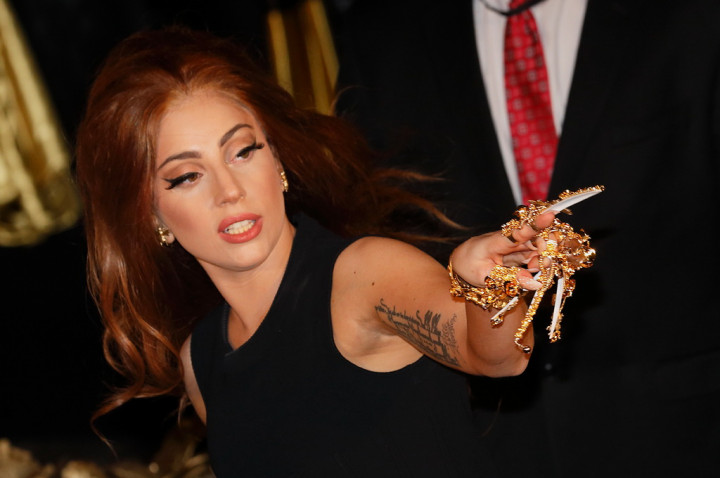 Akhirnya Lady Gaga Punya SIM