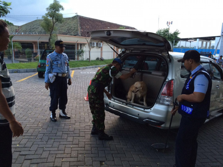 Pascaledakan Mapolresta Surakarta, Pengamanan Bandara Adisutjipto Diperketat