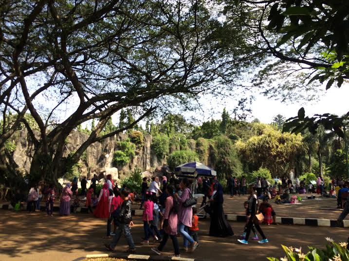Hari Kedua Lebaran, Ragunan Dipadati 65 Ribu Pengunjung