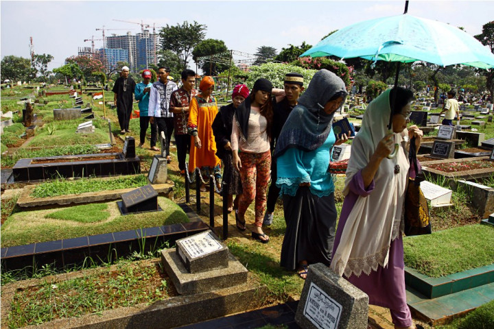 TPU Karet Bivak Dipadati Ribuan Peziarah