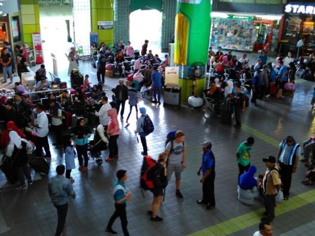 Suasana Stasiun Gambir/MTVN/LB Ciputri Hutabarat