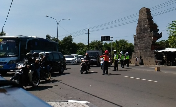 H+2 Lebaran, Jalur Surabaya-Madiun di Jombang Padat