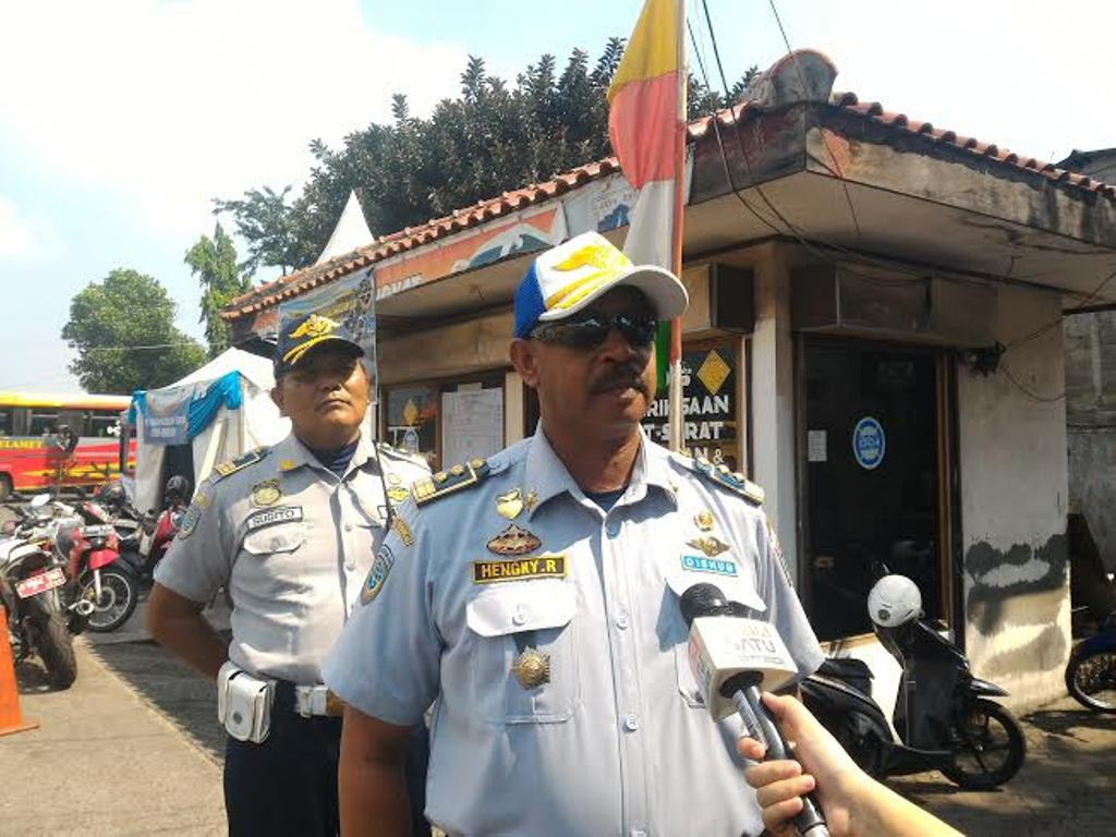Kepala Terminal Pulogadung Hengky Risakotta--Metrotvnews.com/Eko Nordiansyah