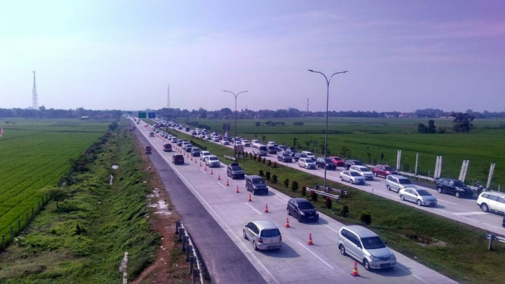Gerbang Tol Palimanan Padat, <i>Contraflow</i> Diberlakukan